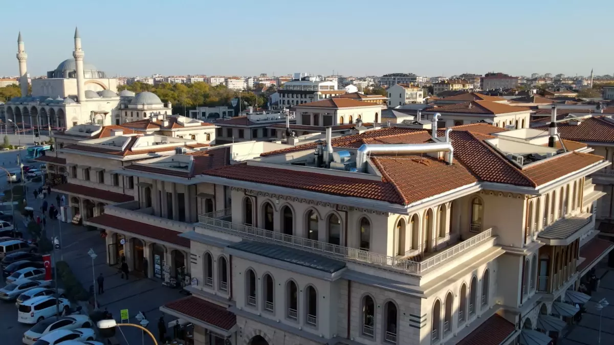 Konya Mevlana Meydanı Tarihi Dokuya Kavuşturuldu
