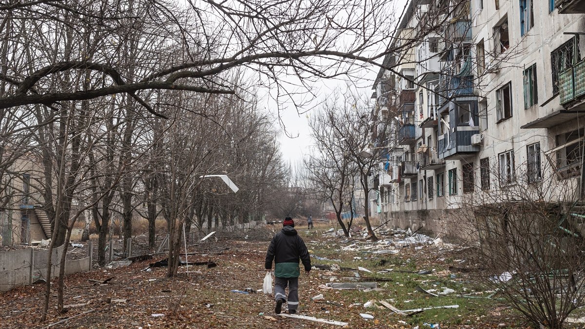 Rus ordusu Ukrayna’da enerji tesislerini hedef alıyor