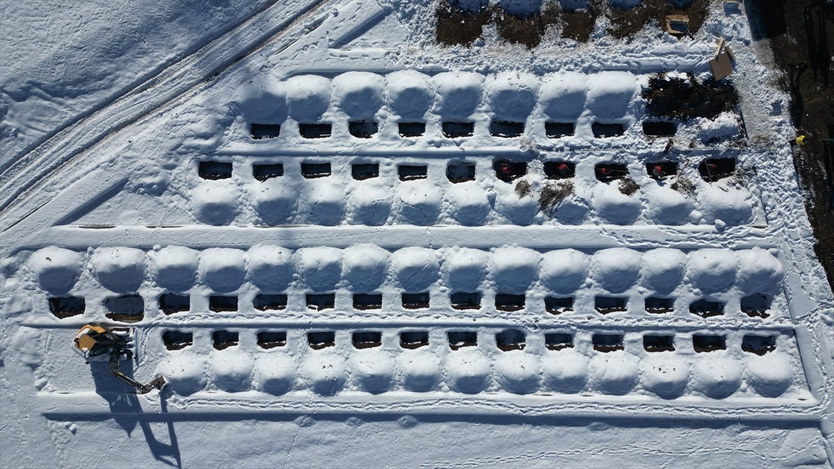 Erzurum’da kış hazırlığı: 500 mezar yeri şimdiden açıldı
