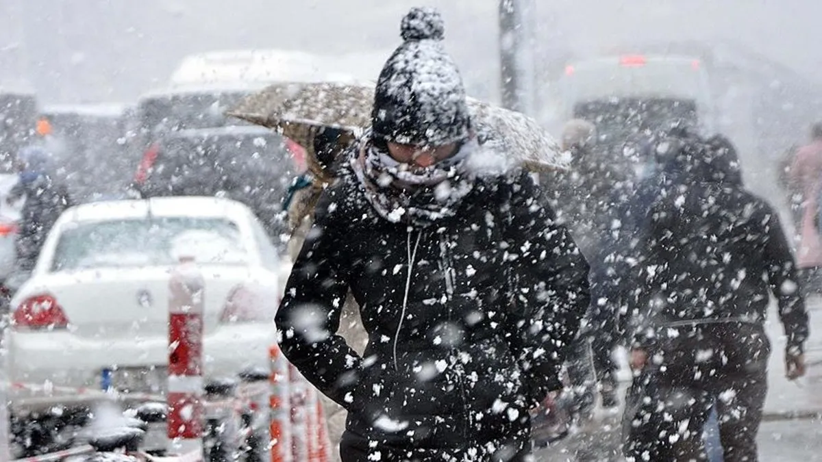 İstanbul’da kar yağışı için yeni tarih! Meteoroloji alarm verdi montları hazırlayın