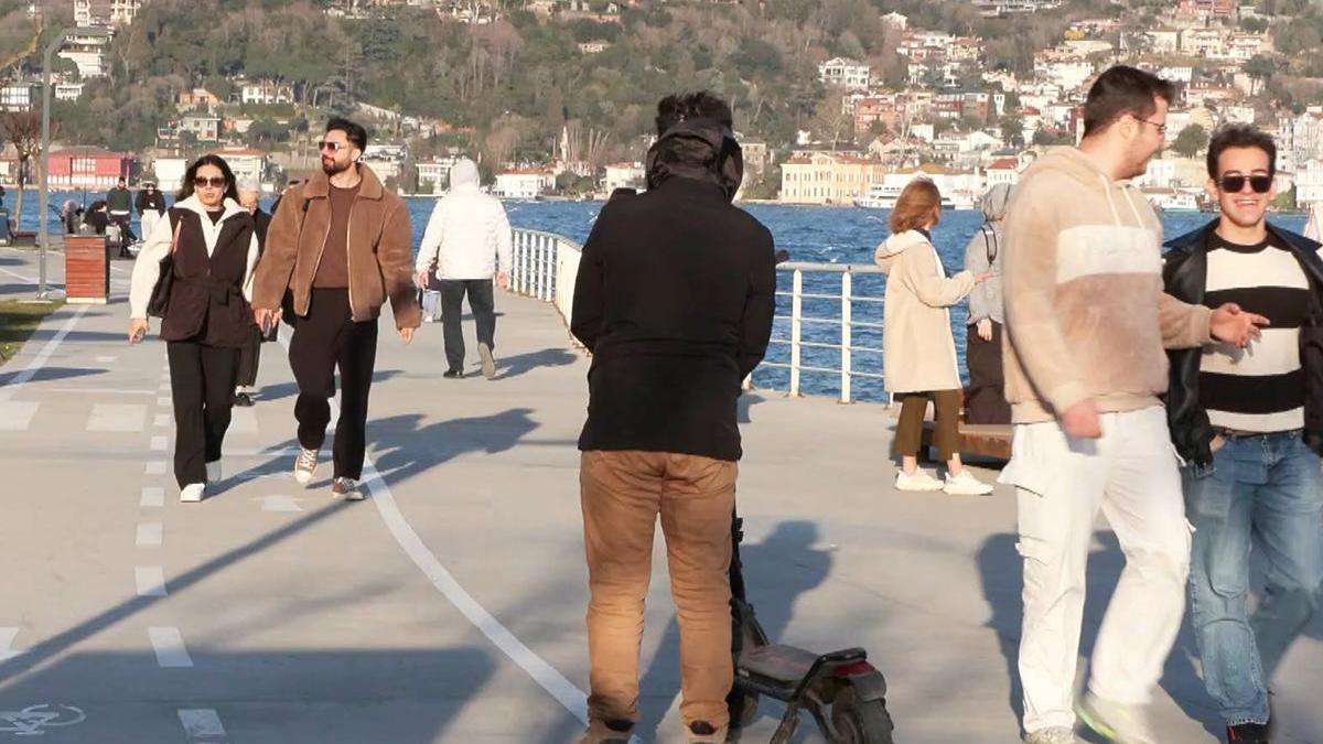 İstanbul’da güzel havayı fırsat bilenler sahile akın etti