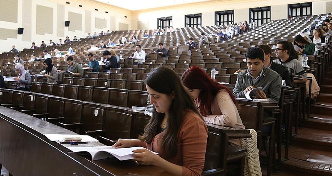 Üniversiteki kadın öğrenci oranı yüzde 53
