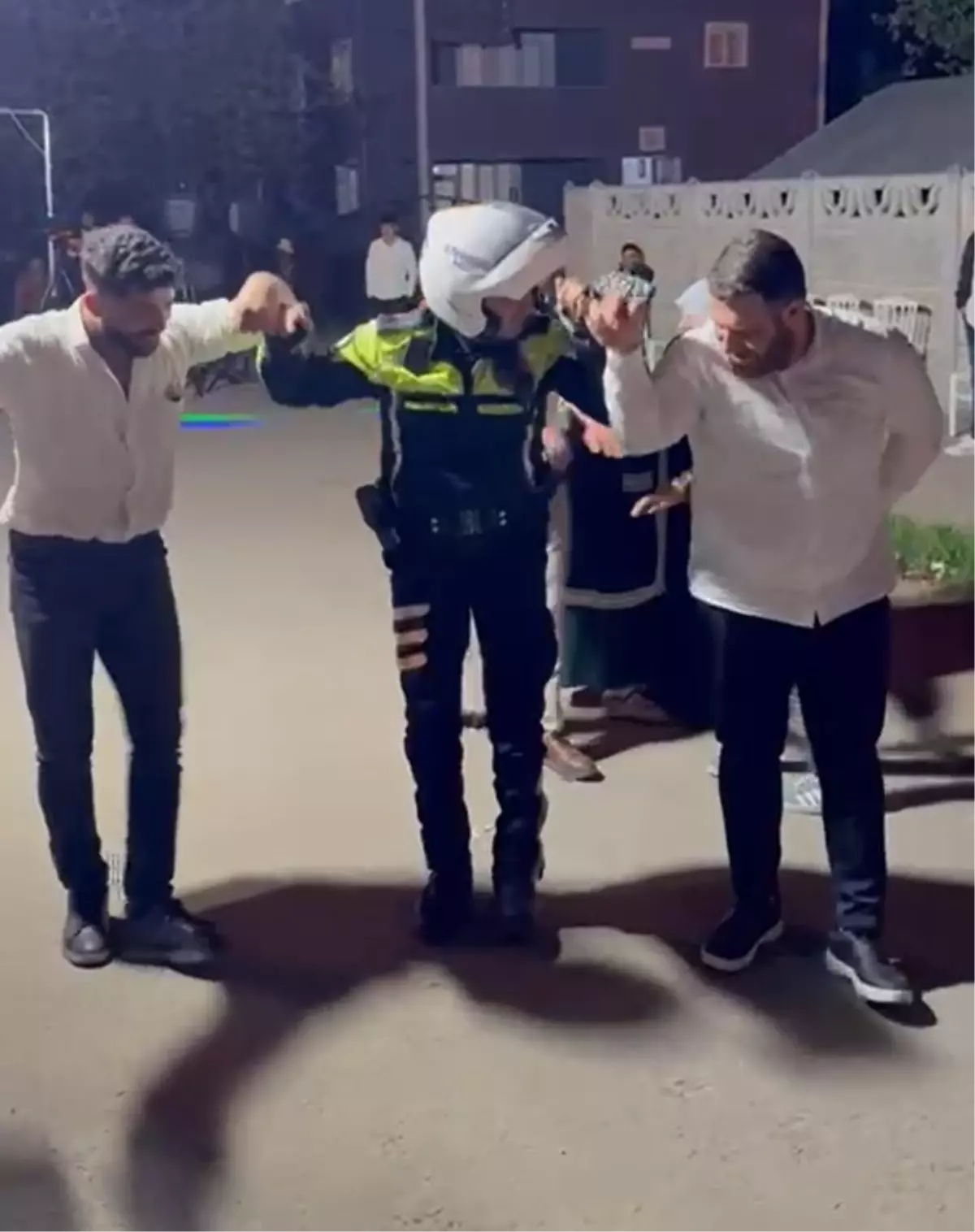 Düğün’de Halay Eğlencesi